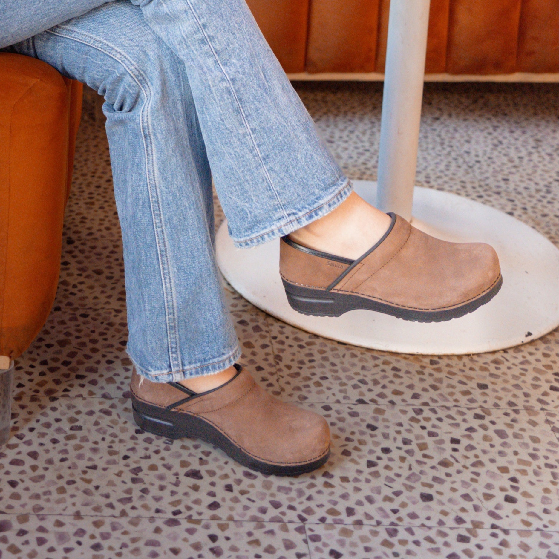 Pro. Oiled Leather Women's Clog in Chocolate - Sanita