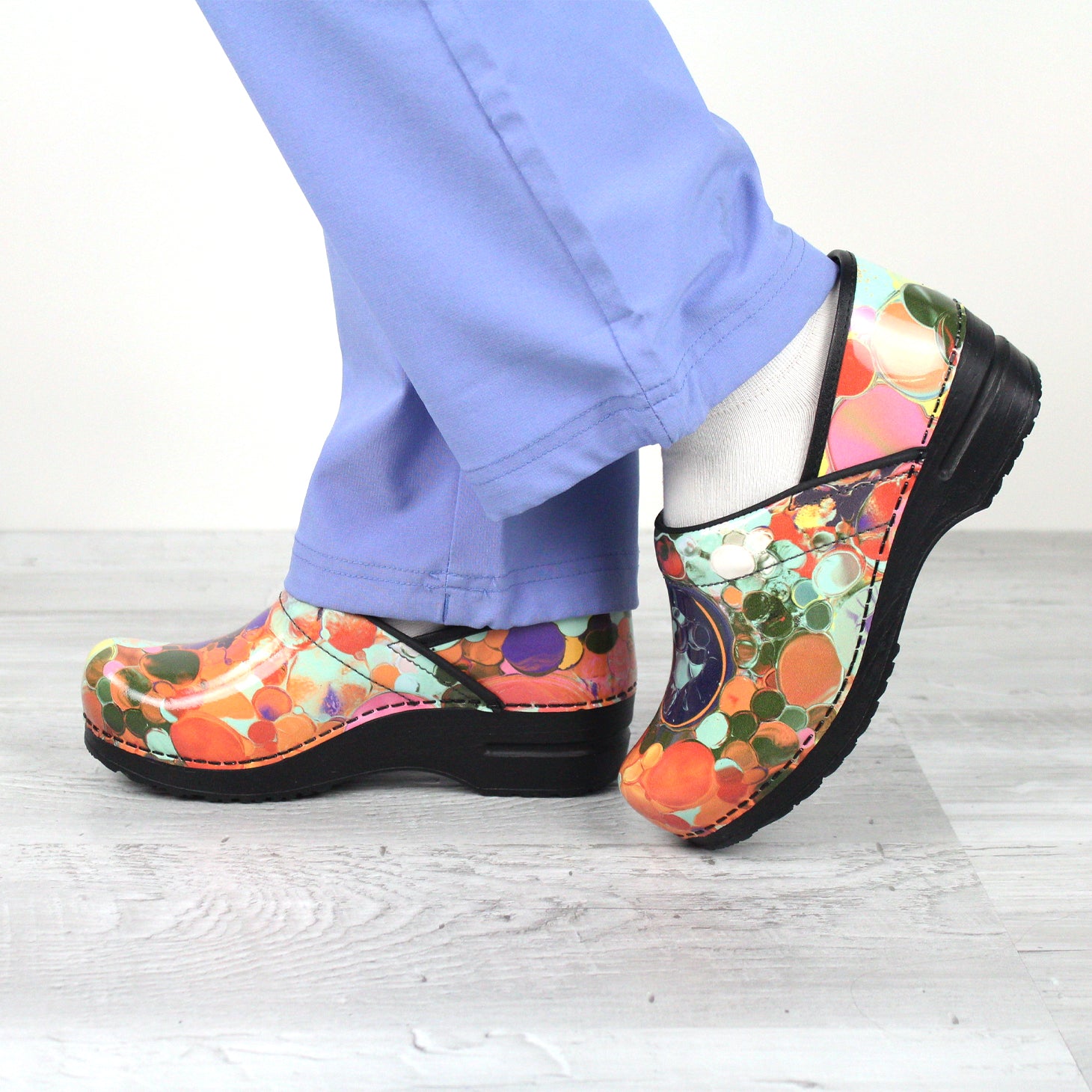 Restin Women s Clog in Multicolor Sanita