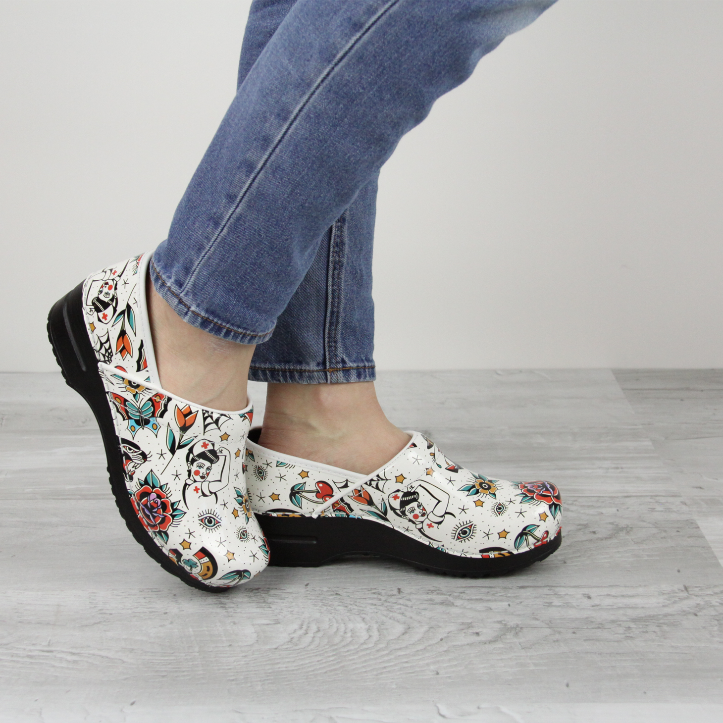 Sanita nursing best sale shoes