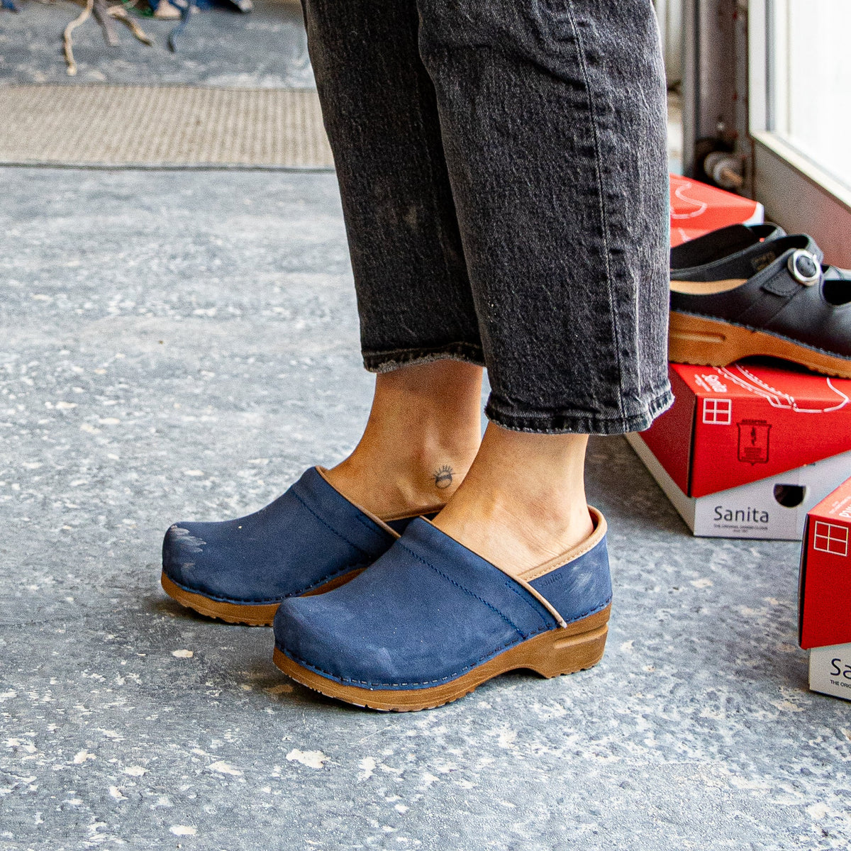 Sanita Pro. Oiled Leather Women's Clog in Dove Blue Closed Back Clog