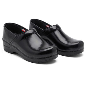 Sanita Pro. Cabrio Women's in Black Closed Back Clog
