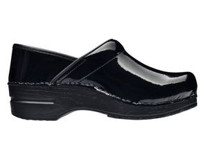 Sanita Pro. Patent Women&#39;s in Black Closed Back Clog