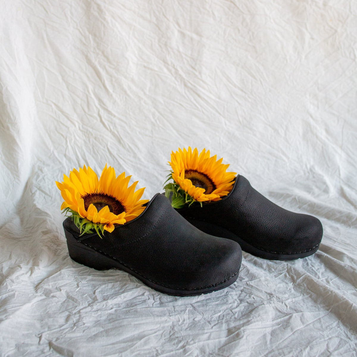 Sanita Sonja Textured Oil Women&#39;s Clog in Black Open Back Clog