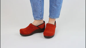 Sanita Nina Women&#39;s in Rust - Avail Fall &#39;22 Closed Back Clog