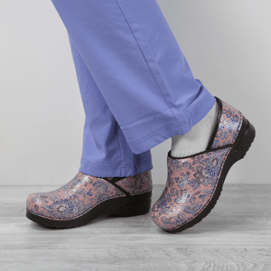 Sanita Bella Women&#39;s Closed Back Clog