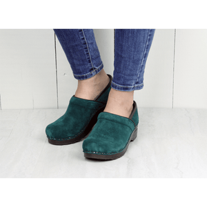 Sanita Nina Women&#39;s in Dark Green Closed Back Clog