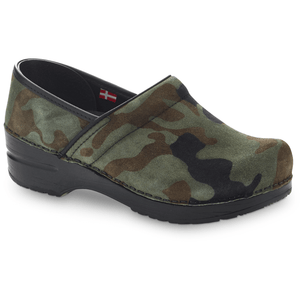 Sanita Gilford Women&#39;s in Olive Closed Back Clog