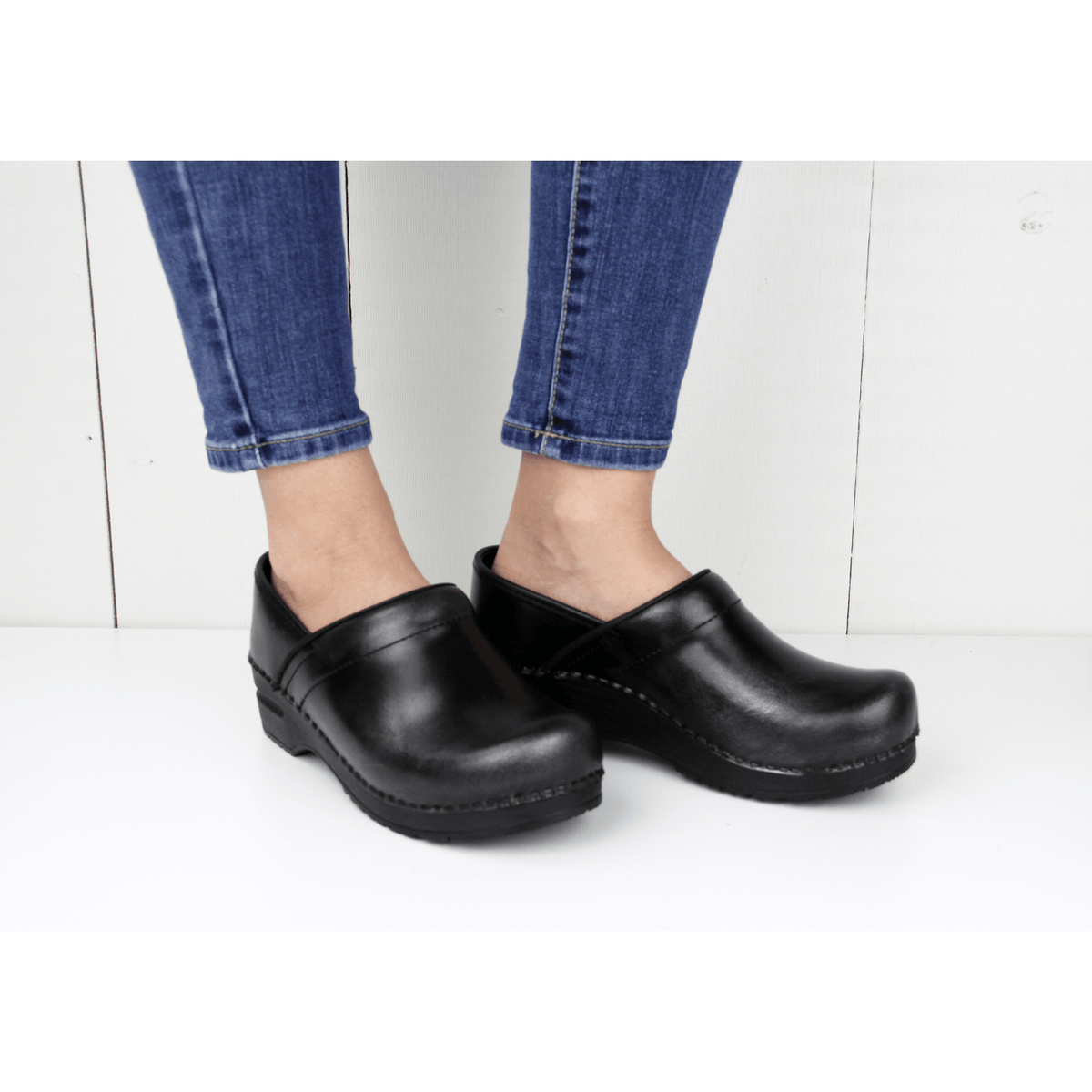 Sanita Pro. Cabrio Women&#39;s in Grey Closed Back Clog