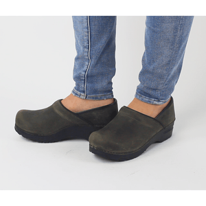 Sanita Pro. Oiled Leather Women&#39;s in Olive Closed Back Clog