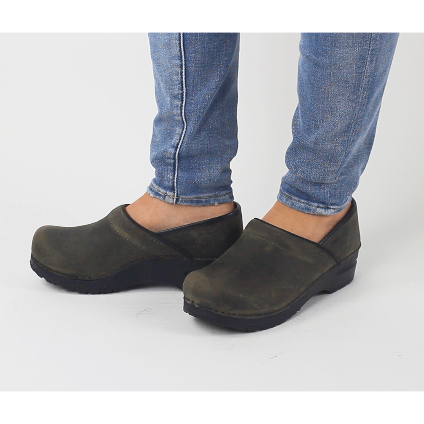 Sanita oiled leather sales clogs