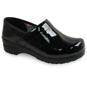 Sanita Pro. Patent Women&#39;s in Black Closed Back Clog