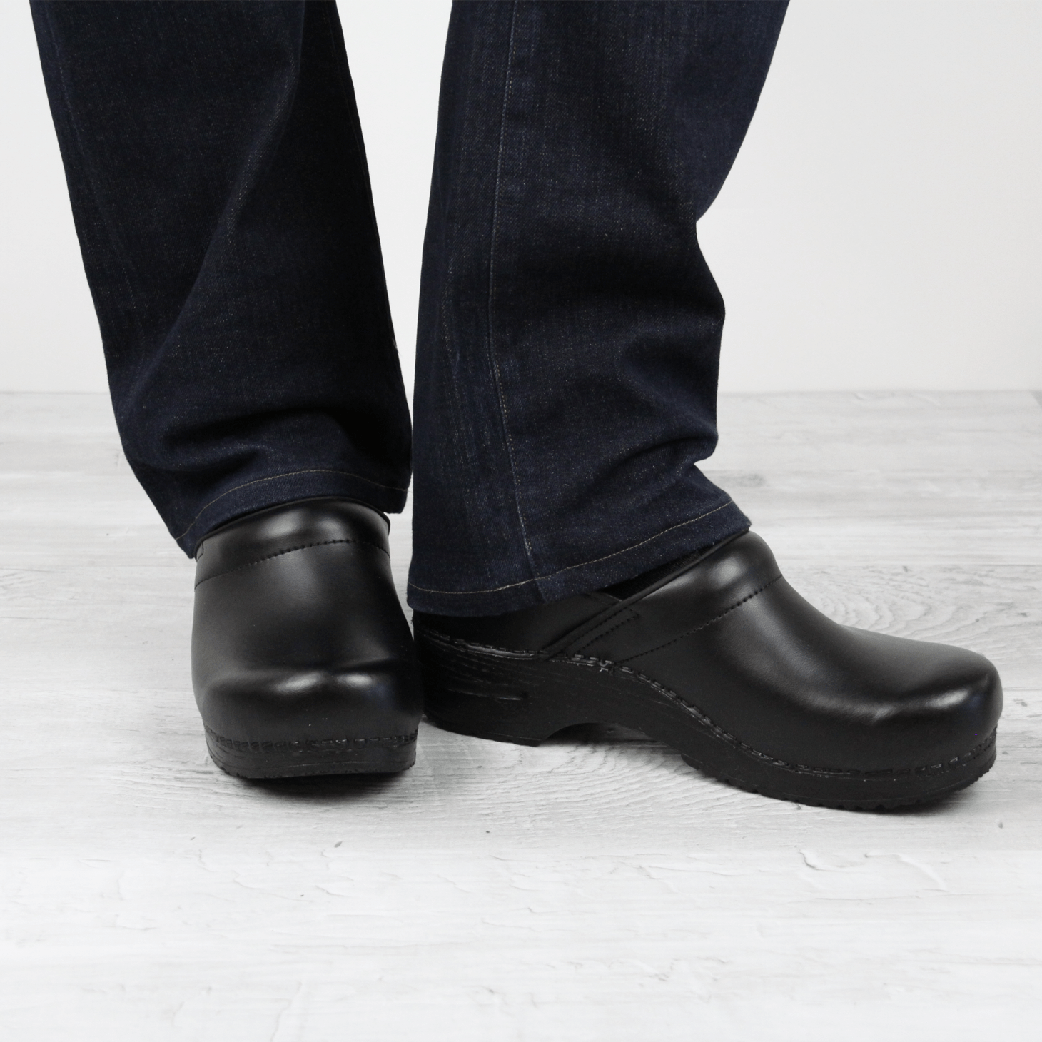 Mens leather clogs deals wide width
