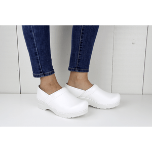 Sanita Pro. PU Women&#39;s in White Closed Back Clog